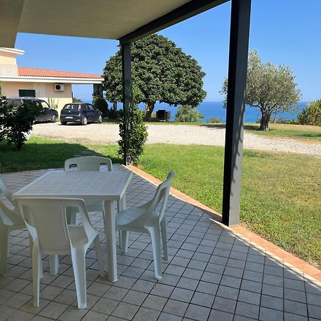 Luna Apartaments Badolato Marina Esterno foto